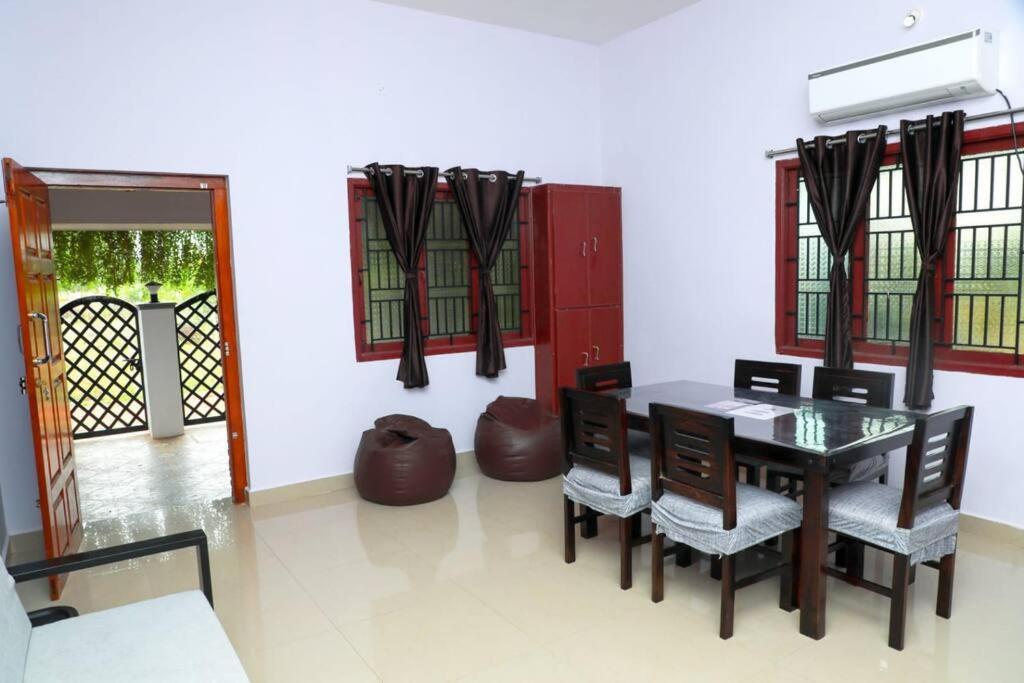 The Peaceful Place Kāraikkudi Exterior foto